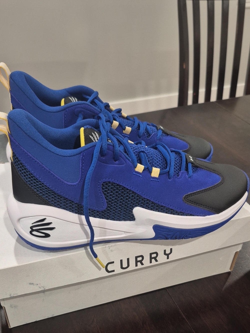 Mens -" Curry " Basketball Sneakers- Brand New